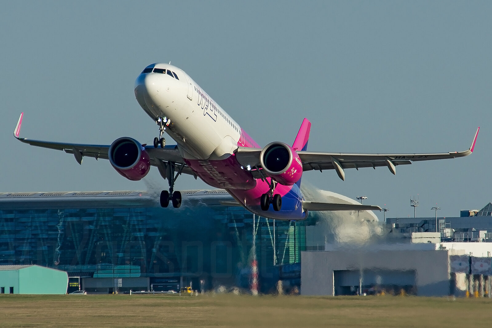 Wizz Air: Rută nouă din București spre Spania, din octombrie