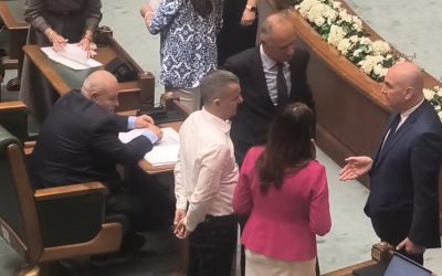 Sprijin pentru românii afectați Senatul a adoptat, în cadrul unei sesiuni extraordinare, două acte normative menite să sprijine financiar cetățenii români confruntați cu dificultăți neprevăzute
