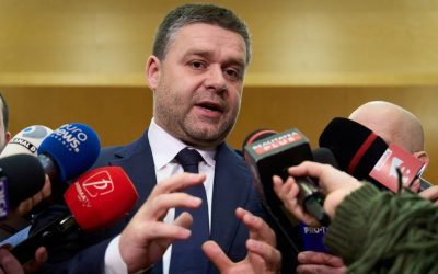 Primarul General sub Control Judiciar Acuzat de Luare de Mită Primarul Capitalei, CIPRIAN CIUCU, a declarat astăzi, la ieșirea de la Poliție unde a semnat controlul judiciar, că este nevinovat și nu a primit nicio mită
