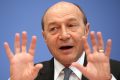 Băsescu critică vehement numirea premierului și blochează țara: „Nicuşor Dan şi-a abandonat rolul de preşedinte” Fostul președinte Traian Băsescu a atacat dur instituția prezidențială și modul în care este gestionată criza politică, arătând cu degetul spre actualul șef al statului, Nicușor Dan
