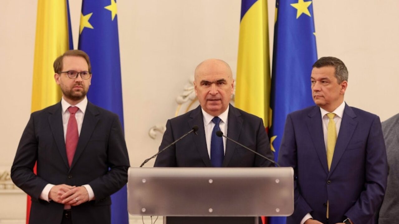 Grindeanu, dispus să semneze un acord de guvernare „pe loc” Sorin GRINDEANU, președintele PSD, a lansat o ofertă publică de a semna imediat un acord de guvernare, condiționată de implicarea liderilor PNL și USR, Ilie BOLOSAN și Dominic FRITZ