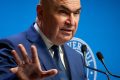 Ilie Bolojan critică moțiunea PSD: „Acțiune iresponsabilă pentru România” Premierul interimar Ilie BOL organizational a lansat critici vehemente la adresa Partidului Social Democrat (PSD) și a AUR, calificând moțiunea de cenzură care a dus la adoptarea unei guvernări interimare drept o „acțiune iresponsabilă” pentru țară