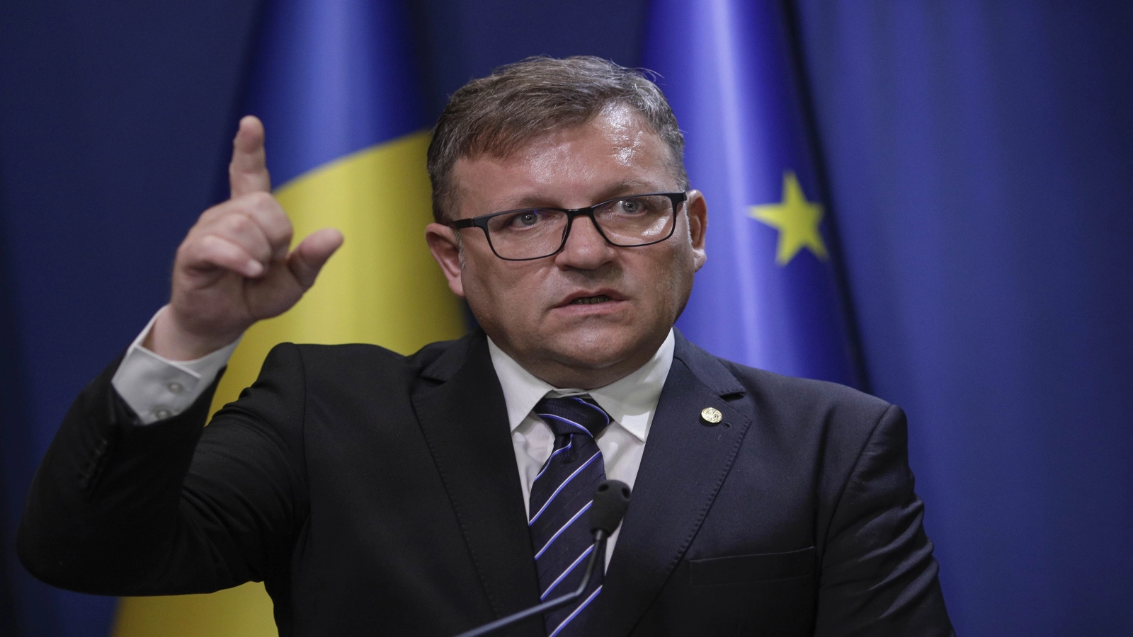 Marius BUDĂI, fost ministru al Muncii, lansează un atac frontal la adresa Uniunii Salvați România (USR), vizându-l în mod special pe liderul din Timișoara, Dominic FRITZ, și pe Ilie BOLojan, într-un context marcat de negocierile politice pentru formarea unui nou guvern