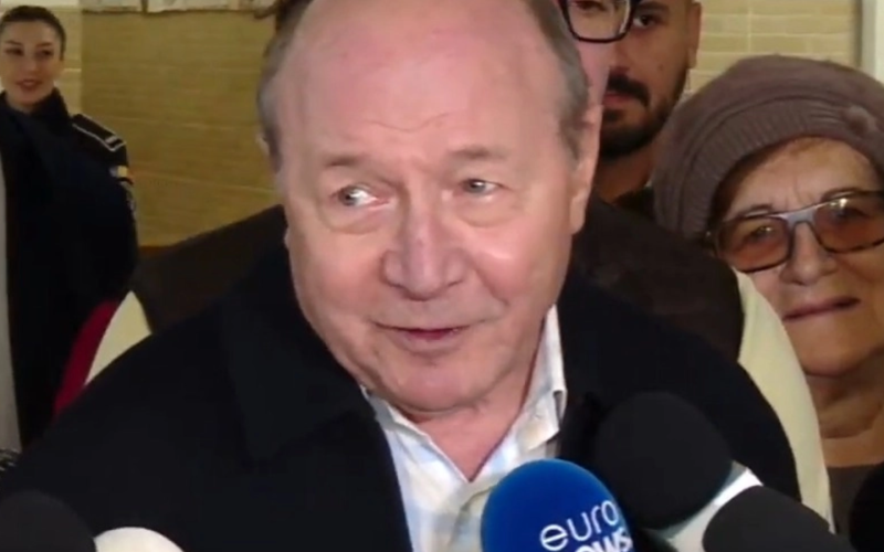 Băsescu, despre Nicușor Dan: „Are un popor cu care nu se potrivește” Fostul președinte Traian Băsescu a declarat că nu consideră că primarul General al Capitalei, Nicușor Dan, este uneori depășit de situație, ci mai degrabă că stilul său nu se potrivește cu așteptările cetățenilor