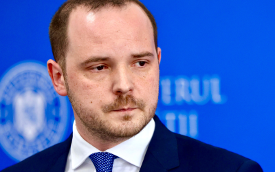 Alexandru Rogobete, fost ministru al Sănătății, și-a exprimat profundă îngrijorare față de declarațiile premierului interimar Ilie Bolojan referitoare la sistemul sanitar, cerându-i acestuia să nu abordeze subiectul doar dintr-o perspectivă contabilă
