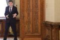 Consens la Cotroceni: Codul Urbanismului, pe cale să fie adoptat pentru deblocarea fondurilor PNRR Discuțiile tehnice privind Codul Urbanismului, organizate la inițiativa Președintelui ROMÂNIEI, s-au încheiat cu un acord asupra amendamentelor rămase în dezbatere și un calendar clar pentru adoptarea proiectului de lege