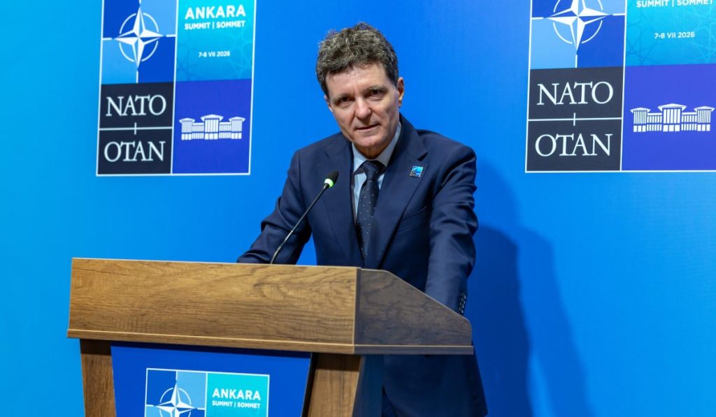 Președintele Nicușor Dan, printre liderii NATO care au primit cadou un pistol de la Erdogan Președintele Turciei, Recep Tayyip Erdogan, a oferit cadouri diplomatice neobișnuite liderilor prezenți la Summitul NATO desfășurat recent la Ankara