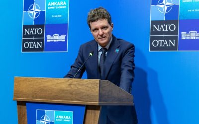 Președintele Nicușor Dan, printre liderii NATO care au primit cadou un pistol de la Erdogan Președintele Turciei, Recep Tayyip Erdogan, a oferit cadouri diplomatice neobișnuite liderilor prezenți la Summitul NATO desfășurat recent la Ankara
