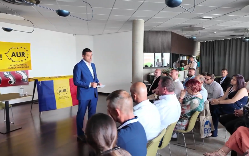 George Simion le-a reamintit românilor din Italia, cu ocazia unei întâlniri în Sicilia, de alegerile locale din București, unde a pierdut în turul al doilea în fața lui Nicușor Dan