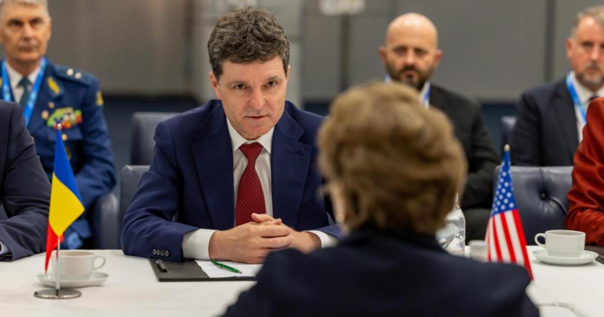 ziua prieteniei româno-americane, marcată de declarații politice Președintele României, Nicușor Dan, a marcat Ziua Prieteniei Româno-Americane printr-o declarație publică, subliniind importanța Parteneriatului Strategic dintre cele două țări și afirmând că relația bilaterală înregistrează progrese