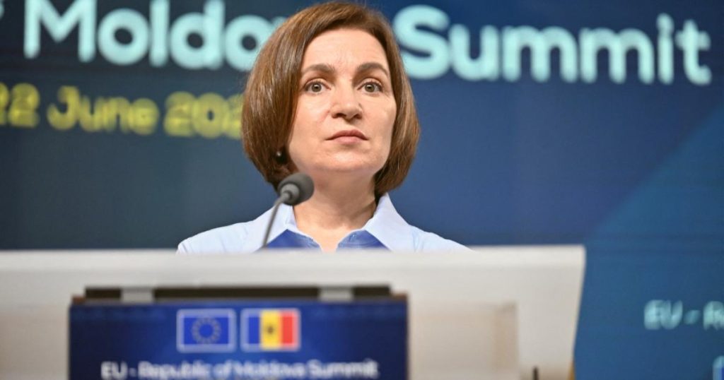 Maia SANDU, reacție fermă după doborârea unei drone peste România: „Securitatea României este securitatea Republicii Moldova” Președinta Republicii Moldova, Maia SANDU, a condamnat vehement încălcările sistematice ale spațiului aerian românesc de către Rusia, după ce o a treia dronă a fost doborâtă duminică dimineață deasupra Mării Negre, în apropiere de Sulina