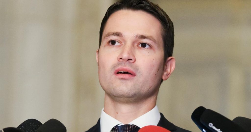 Vicepreședintele Partidului Național Liberal (PNL), Robert Sighiartău, a declarat sâmbătă că speră să nu mai existe alianțe cu Partidul Social Democrat (PSD) în forma pe care acestea le-au avut în perioada 2021-2024