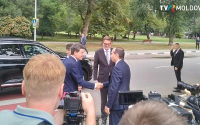 Vizita Președintelui României la Chișinău: Reuniune Trilaterală și Celebrarea Independenței Președintele României, Nicușor Dan, a început o vizită oficială în Republica Moldova, marcată de o agendă complexă ce include participarea la ceremoniile dedicate Zilei Independenței și o întâlnire trilaterală cu omologii săi din Republica Moldova și Ucraina