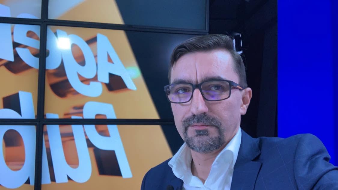 Senatoarea UDMR Lorand Turos vrea să achiziționeze un centru media din Ungaria Senatorul UDMR din Satu Mare, Lorand Turos, a confirmat intenția de a achiziționa Centrul Nonprofit pentru Sprijinirea Serviciilor Media (MMTK) din Ungaria
