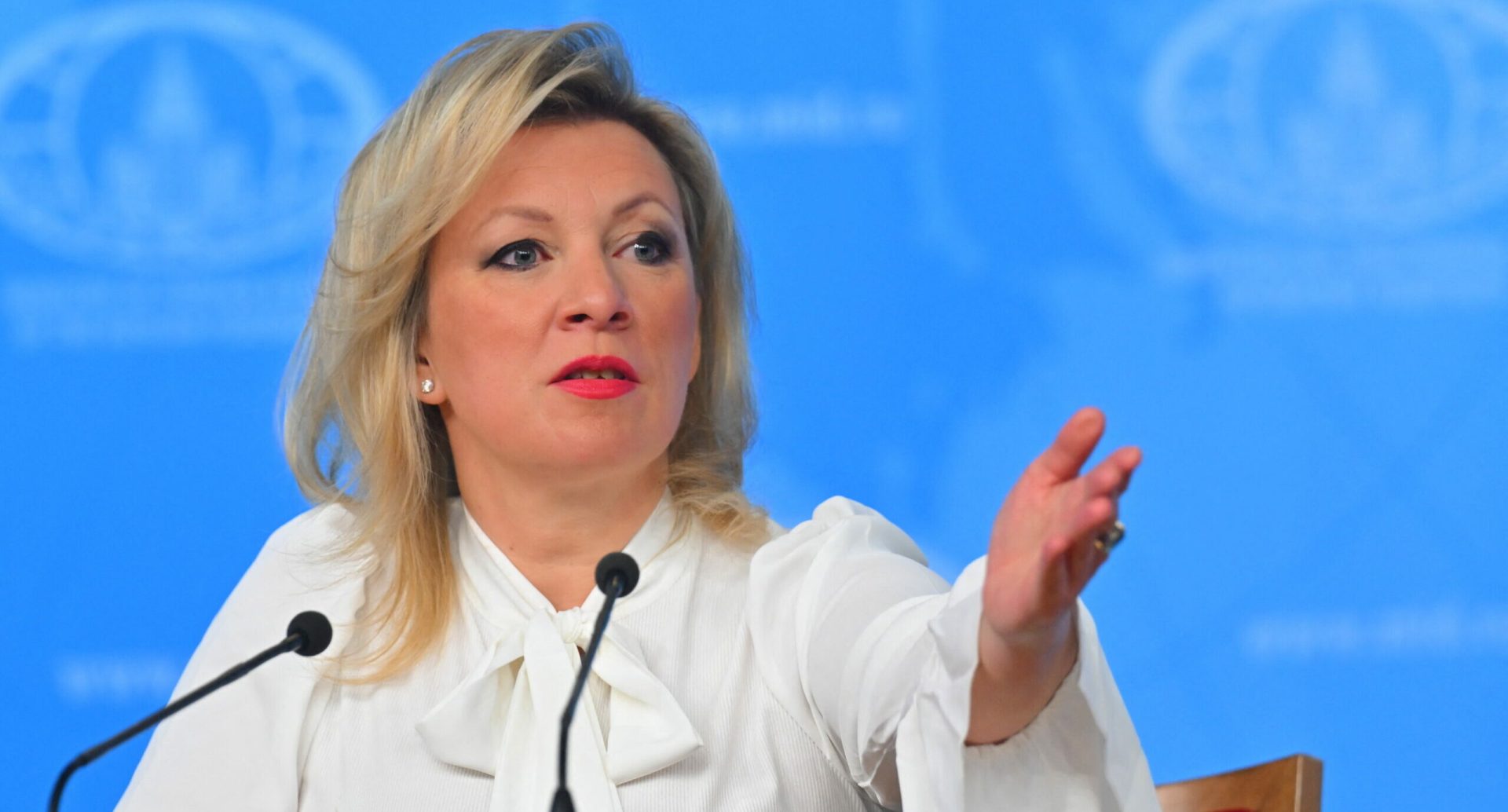 Zaharova acuză Chișinăul că predă economia Bucureștiului Purtătoarea de cuvânt a Ministerului rus de Externe, Maria ZAHAROVA, a lansat joi acuzații virulente la adresa autorităților de la Chișinău, după numirea fostului ministru român al Economiei Claudiu NĂȘUI în funcția de ministru al Dezvoltării Economice și Digitalizării din Republica Moldova