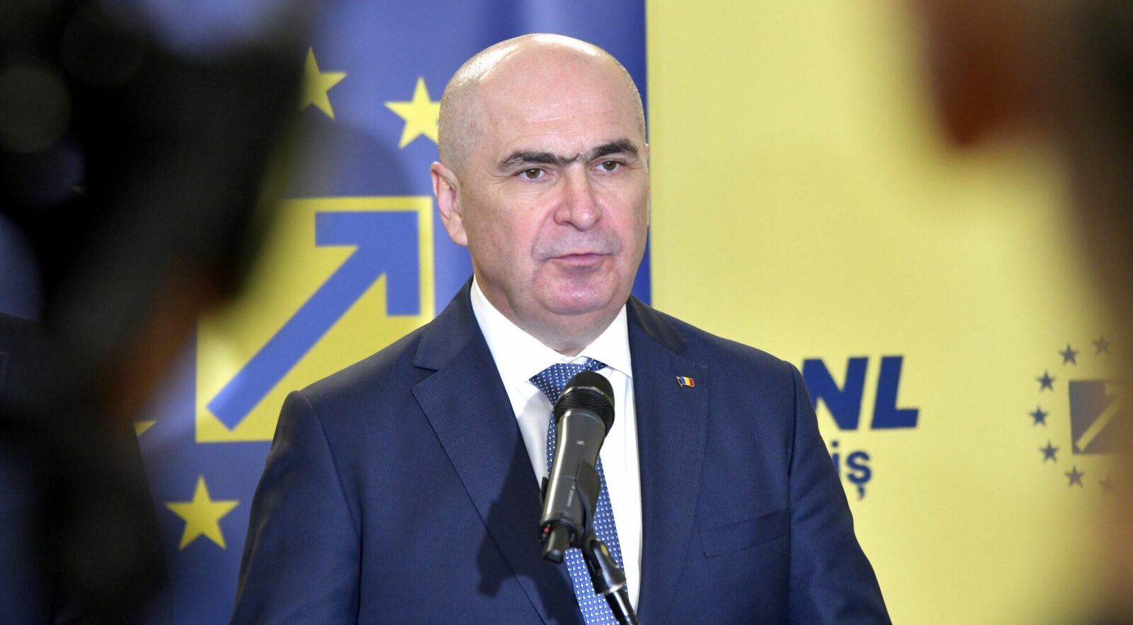 Premierul demis Ilie Bolojan a justificat, miercuri, votul acordat de PNL Legii Agenției Naționale de Integritate (ANI), afirmând că decizia a fost luată în favoarea „interesului țării”, în special pentru a securiza fondurile europene din Planul Național de Redresare și Reziliență (PNRR)