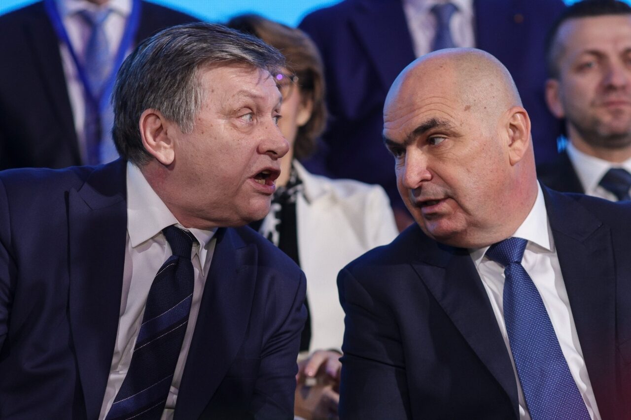 Crin Antonescu contestă responsabilitatea premierului Ilie Bolojan pentru permanența sa la Palatul Victoria, afirmând că decizia finală aparține președintelui Nicușor Dan și Parlamentului