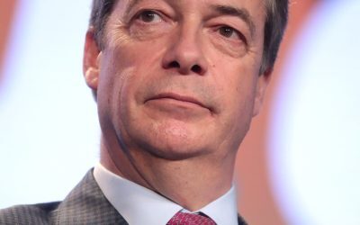 Farage râde de Contele Față-de-pubelă: Victorie facilă în Marea Britanie
