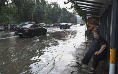 Taxa pe ploaie: Bucureștenii plătesc mai mult pentru apa de ploaie