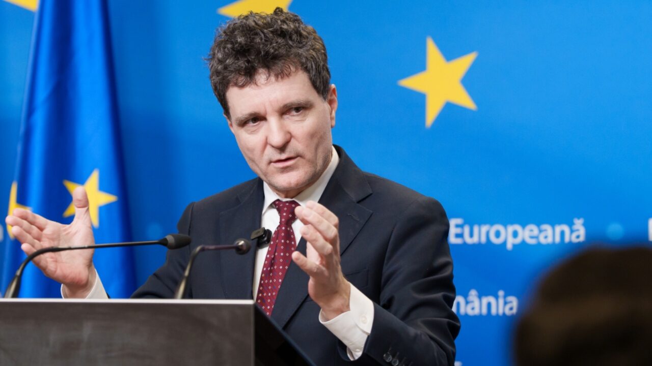 Acord de principiu pentru trecerea la euro, confirmă Nicușor Dan Președintele a făcut noi precizări privind aspirațiile României de a adopta moneda europeană, în contextul apariției unor informații contradictorii pe acest subiect