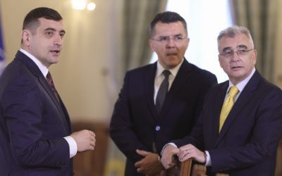 Relația AUR cu Călin Georgescu, sub lupă Prim-vicepreședintele AUR, Dan Dungaciu, a clarificat poziția partidului față de Călin Georgescu, subliniind că, deși există numeroși simpatizanți ai acestuia în cadrul formațiunii, evenimentele organizate de fostul candidat la prezidențiale nu sunt sub egida AUR