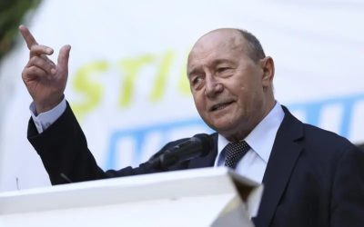 Situație financiară delicată Fostul președinte Traian Băsescu atrage atenția asupra consecințelor potențial dezastruoase pentru România în cazul unui dublu eșec: adoptarea legii salarizării și întârzierea formării unui guvern cu puteri depline