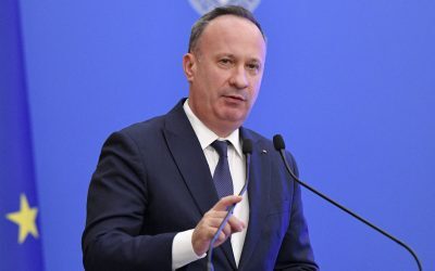 Adrian Câciu acuză PNL și USR de „bipolarism politic” pe Legea Integrității Fostul ministru de Finanțe, Adrian Câciu, a reacționat vehement pe rețelele sociale, acuzând PNL și USR de „bipolarism politic” după ce cele două partide au atacat la Curtea Constituțională Legea Integrității