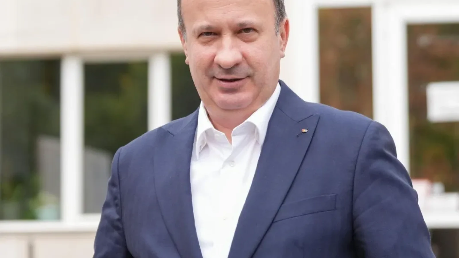 PSD reacționează ferm la declarațiile premierului interimar ILIE BOLOBAN, care a atribuit creșterea prețului combustibilului faptului că românii merg la mare