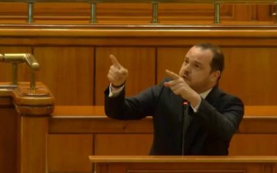 Alexandru Rogobete, fost ministru al Sănătății, a criticat vehement recentele acțiuni considerate a fi reforme, lansând un apel către „reformiștii închipuiți” să se oprească