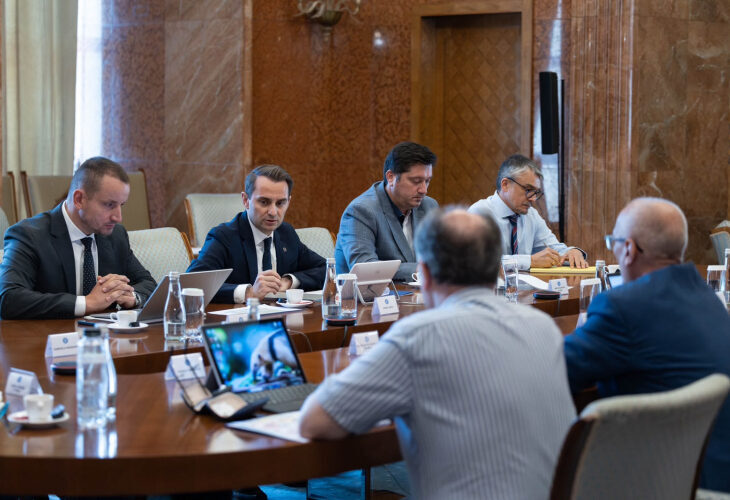 Guvernul României accelerează proiectul strategic BÂLA 2 pentru a asigura debitul necesar răcirii reactoarelor nucleare de la Cernavodă, ca urmare a scăderii alarmante a nivelului Dunării