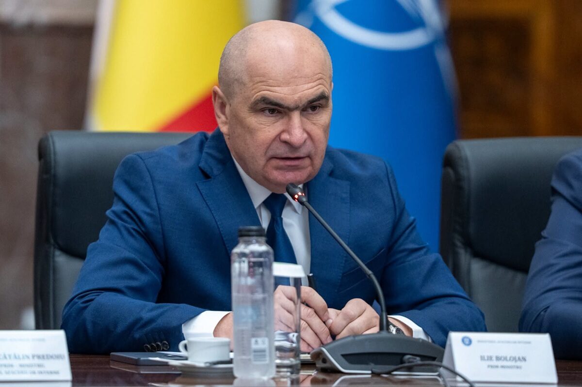 Ilie Bolojan, prim-ministrul demis, avertizează că o nouă lege a salarizării ar putea fi blocată în lipsa unui acord politic, un scenariu care ar pune România în pericol de a pierde 770 de milioane de euro și ar transmite un semnal negativ privind stabilitatea financiară a țării