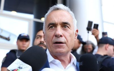 Călin Georgescu, declarații incendiare despre euro și suveranitate, dar avere în moneda europeană Fostul candidat la Președinție, Călin Georgescu, a stârnit controverse prin declarațiile sale ferme împotriva adoptării euro și a renunțării la leul românesc, pe care l-a numit „fortăreața noastră”