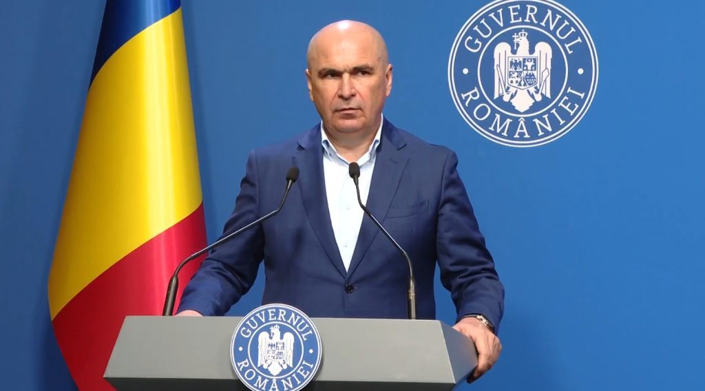Bolojan, despre criza economică: „Am făcut ceea ce trebuie pentru a salva situația” Premierul demis Ilie BOLojan a declarat că Guvernul pe care l-a condus a acționat corect pentru stabilizarea economiei României, respingând acuzațiile privind responsabilitateaExecutivului pentru inflația ridicată, recesiunea economică și criza energetică