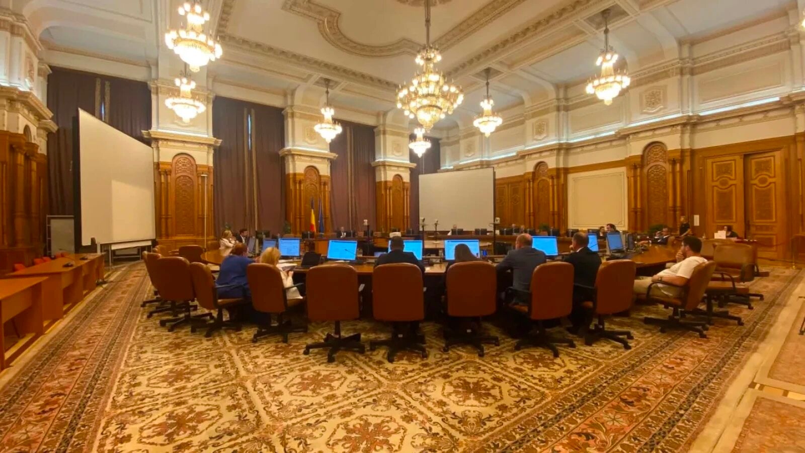 Alianțe neașteptate s-au conturat în Comisia Juridică a Camerei Deputaților pe marginea Legii biodiversității