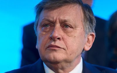 Antonescu: Nazare ar fi fost soluția pentru funcția de premier Fostul lider liberal Crin Antonescu consideră că responsabilitatea pentru prelungirea crizei politice și persistența Guvernului Ilie Bolojan la Palatul Victoria nu revine exclusiv premierului demis, ci președintelui Nicușor Dan și majorității parlamentare