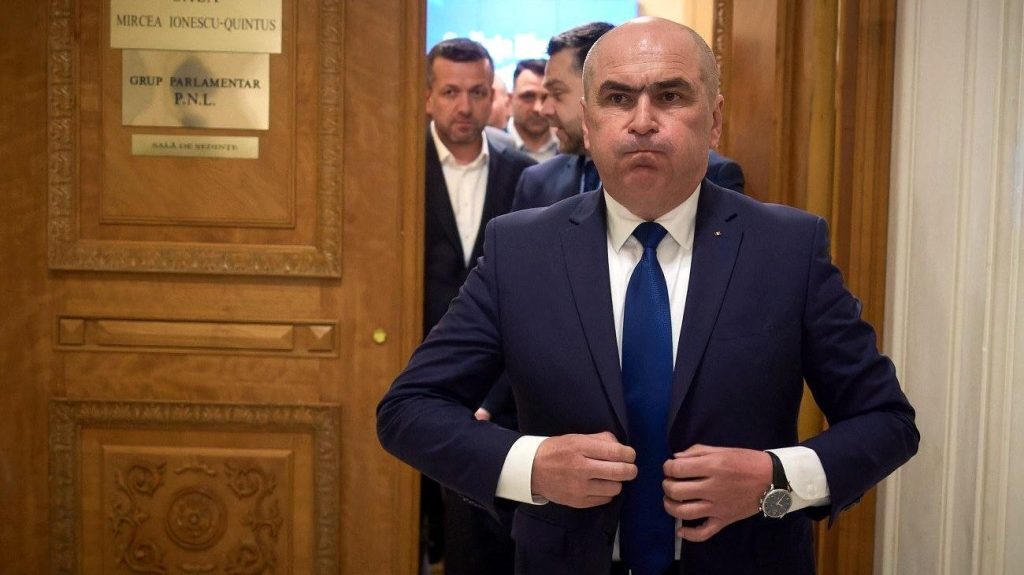 Bolojan evită implicarea directă în formarea noului Guvern: „Nu eu am generat această criză” Premierul demis Ilie Bolojan a declarat că nu consideră că se pune problema ca el să asigure interimatul la Guvern până la sfârșitul anului