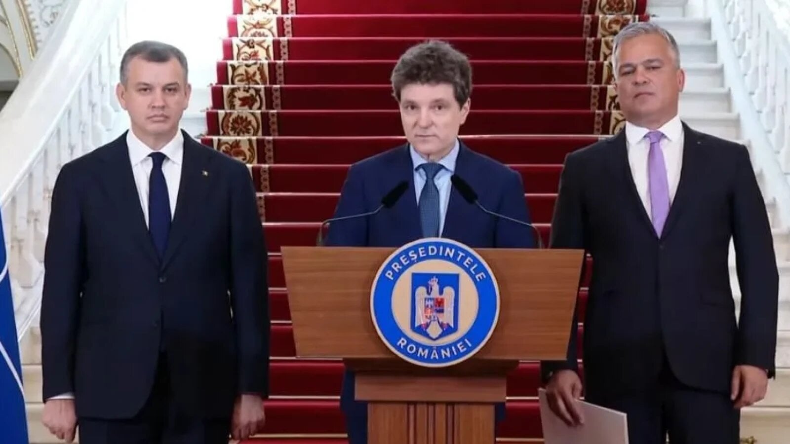 Sfârșitul lunii august este orizontul estimat pentru depășirea crizei politice și instalarea unui nou Guvern, conform declarațiilor europarlamentarului Eugen Tomac, consilier onorific al președintelui Nicușor Dan