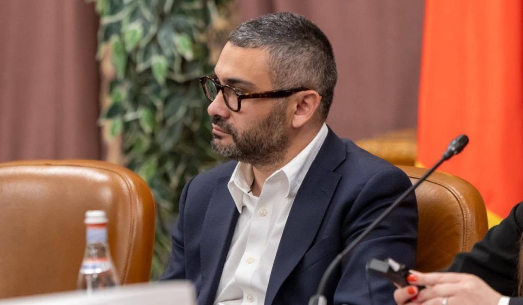 PSD condiționează votul pentru Legea salarizării de acceptarea sindicatelornnPartidul Social Democrat (PSD) a anunțat că va vota noua lege a salarizării personalului plătit din fonduri publice doar dacă aceasta va fi acceptată de sindicate