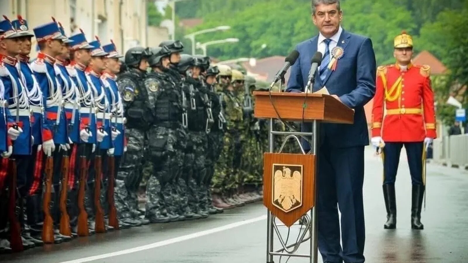 Uniunea Militarilor și Polițiștilor „Mihai Viteazul” (UMPMV) și Partidul pentru Patrie Militari și Polițiști (PPMP) au salutat menținerea României în categoria statelor recomandate investițiilor, conform ultimelor evaluări ale agențiilor de rating Moody’s și Fitch