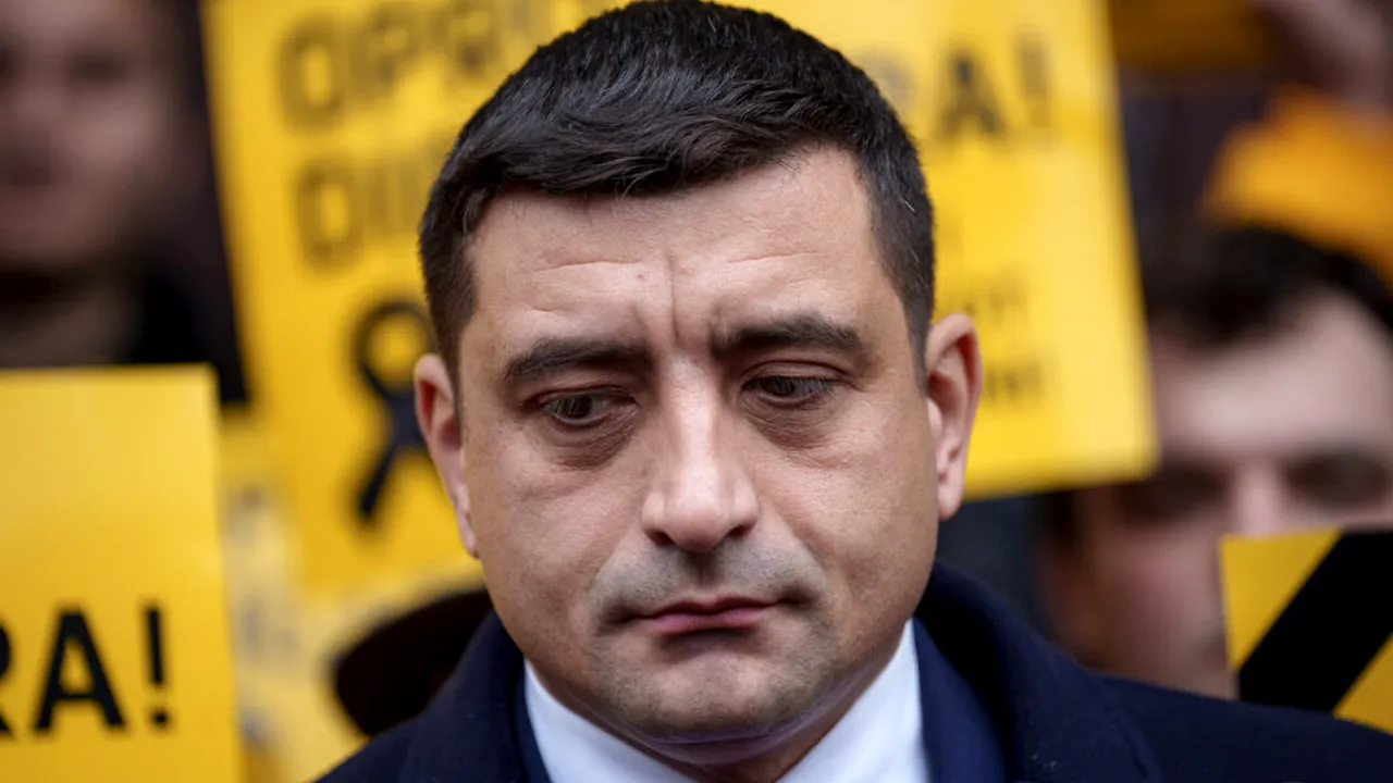 George Simion ironizează contestarea la CCR a Legii ANI de către Nicușor Dan Președintele AUR, George Simion, a reacționat, luni, printr-un mesaj ironic, la decizia primarului general al Capitalei, Nicușor Dan, de a contesta la Curtea Constituțională Legea privind integritatea
