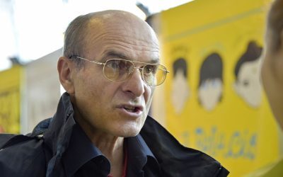 Cristian Tudor Popescu avertizează că anumite facțiuni politice ar putea favoriza un faliment al țării pentru a-și consolida puterea, în timp ce agenția Fitch menține România la limita investițiilor recomandate Gazetarul Cristian Tudor Popescu lansează un avertisment sever cu privire la motivele refuzului anumitor formațiuni politice de a adopta reformele asumate prin Planul Național de Redresare și Reziliență (PNRR)