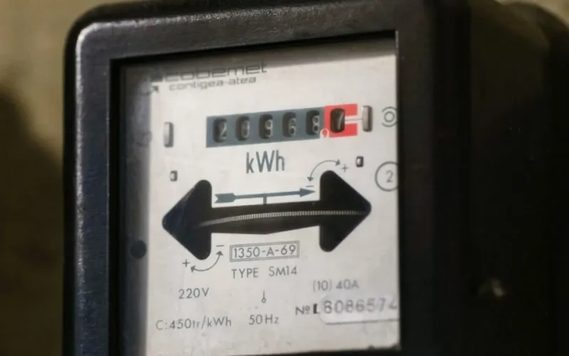 Energie: Consumul de curent, redus voluntar de populație și industrie