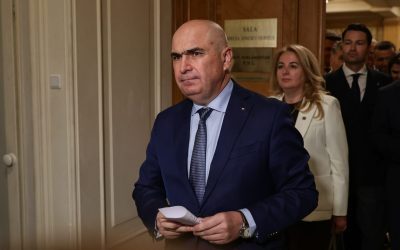 Presiunea crește asupra premierului interimar, Ilie Bolojan, pentru a demite toți șefii de agenții centrale și instituții deconcentrate care încă sunt numiți politic de PSD