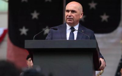 Premierul interimar Ilie Bolojan l-a felicitat pe înotătorul David Popovici pentru performanța sa recentă de la Campionatele Europene de la Paris