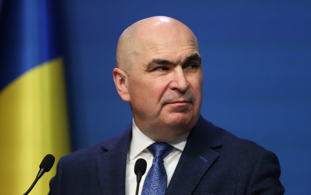 Premierul Marcel Ciolacu a anunțat retragerea Hotărârii de Guvern privind Strategia Națională pentru Conservarea Biodiversității 2026-2030, invocând riscul unor penalități financiare semnificative din partea Uniunii Europene