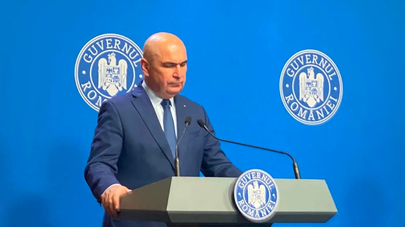 Premierul ILIE BOLOJAN acuză PSD și PNL că au amendat proiectele PNRR în Parlament cu prevederi care riscă să lase România fără bani europeni