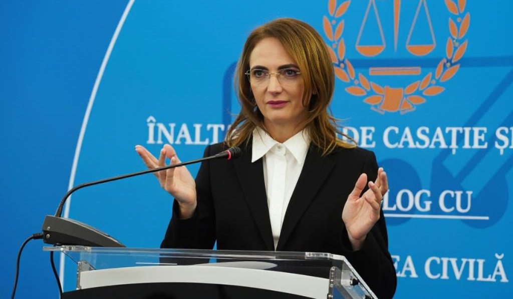 ÎCCJ cere procedură legislativă conformă Constituției pentru Legea salarizării Înalta Curte de Casație și Justiție (ÎCCJ) a solicitat conducerii Senatului și Camerei Deputaților ca procedura parlamentară pentru proiectul Legii salarizării personalului plătit din fonduri publice să se desfășoare cu respectarea strictă a Constituției și a regulilor care guvernează procesul legislativ
