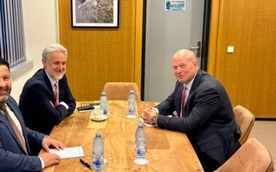 Discuții la NATO despre securitatea Mării Negre și rolul SUA în Europa Marius Lazurcă, consilierul președintelui Nicușor Dan pentru securitate națională și politică externă, s-a întâlnit miercuri la Bruxelles cu ambasadorul SUA la NATO, MATTHEW WHITAKER