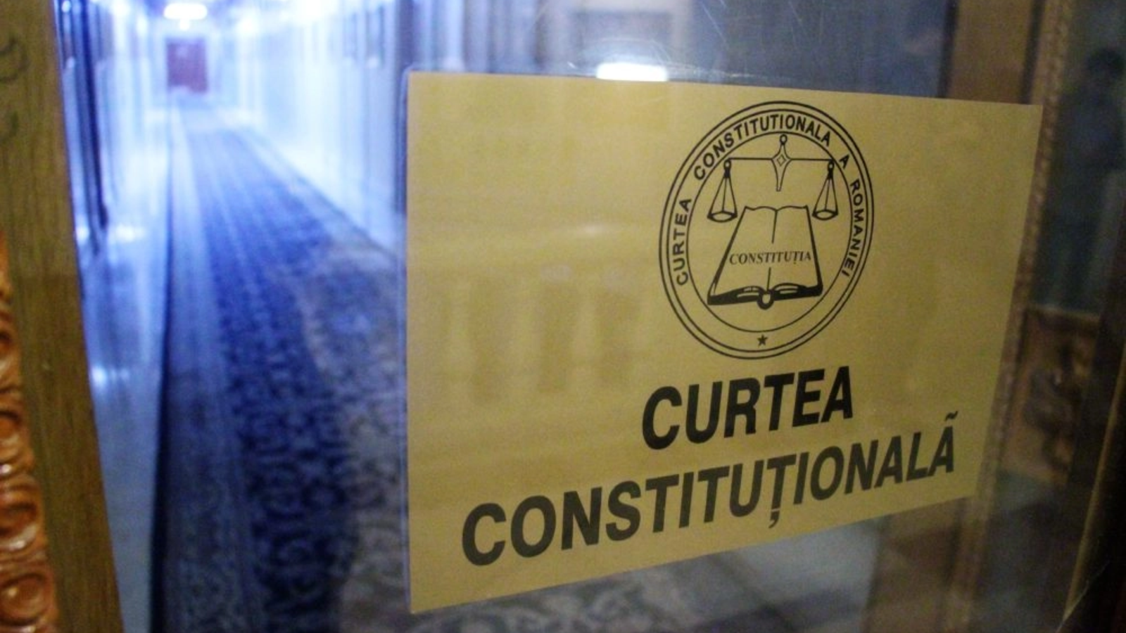 Legea Integrității, contestată la CCR: Fritz riscă pierderea mandatului, iar soții politicienilor sunt vizați Un grup format din 27 de senatori USR și PNL a depus o sesizare la Curtea Constituțională a României (CCR) vizând aspecte cheie ale legii integrității, inclusiv prevederi care ar putea duce la pierderea mandatului de primar de către liderul USR, Dominic Fritz, și noi obligații de declarare a averilor pentru partenerii politicienilor