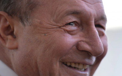 Fostul Președinte Traian Băsescu, Întrebat Despre Viitorul Guvernului Fostul președinte Traian Băsescu a stârnit zâmbete și speculații în platoul România TV, răspunzând ironic unei întrebări despre cine ar putea fi următorul premier
